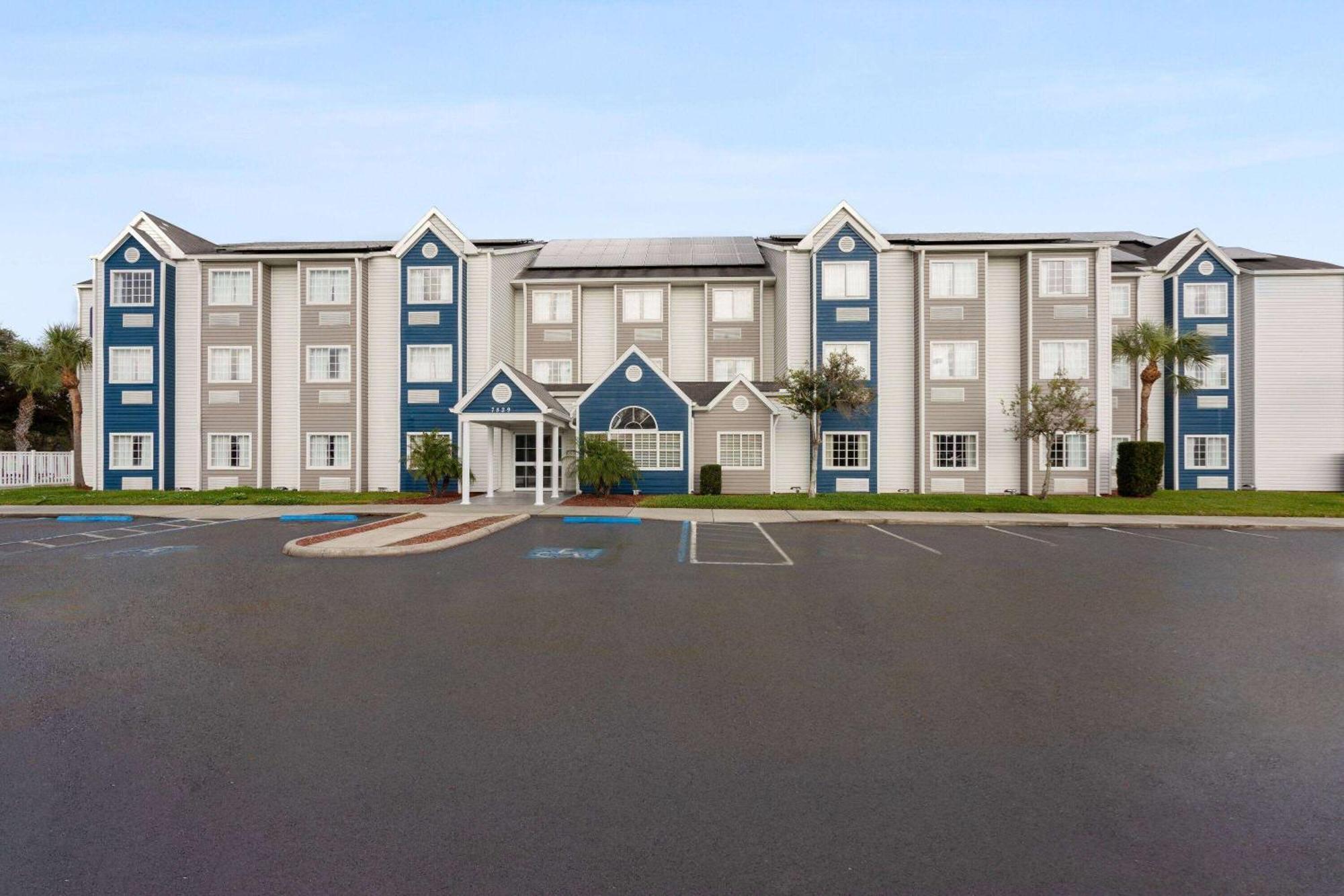 Microtel Inn And Suites - Zephyrhills Exterior photo